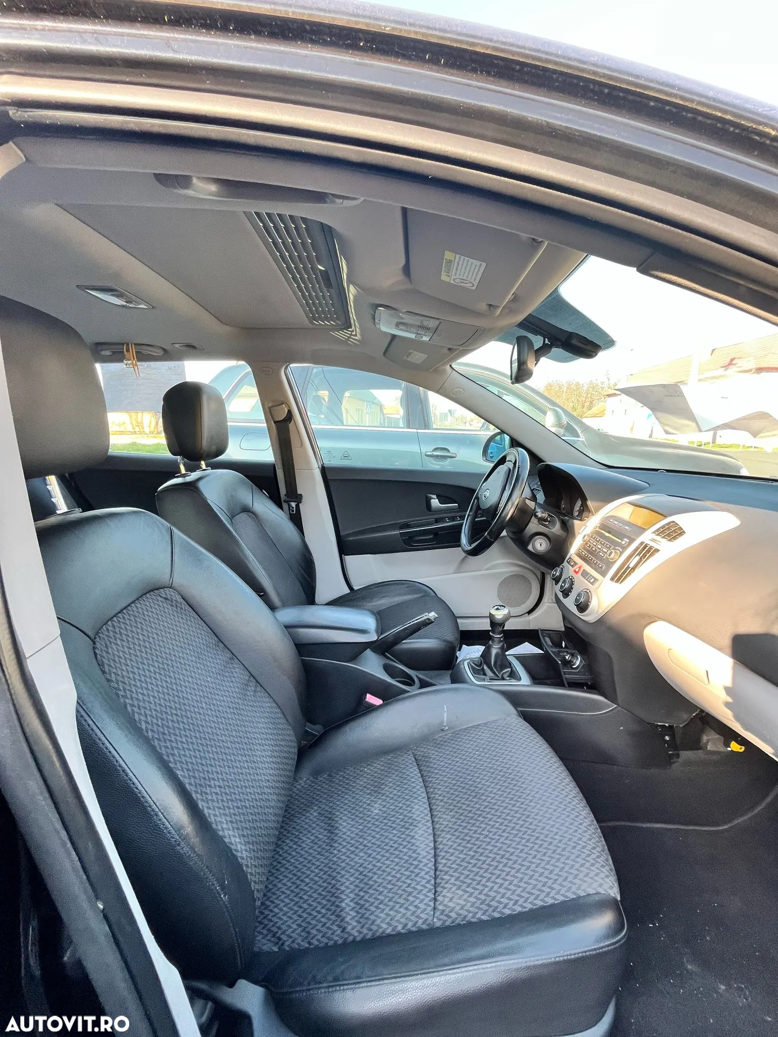 Kia Ceed 1.6 CRDi SW EX - 14