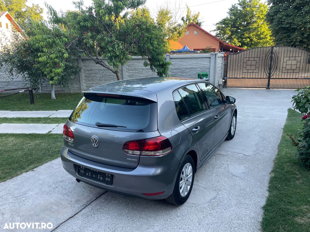 Volkswagen Golf - 6