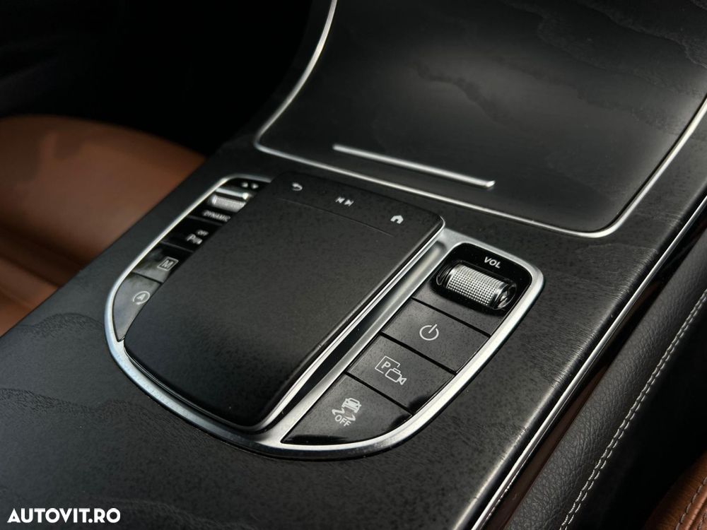 Mercedes-Benz GLC - 12