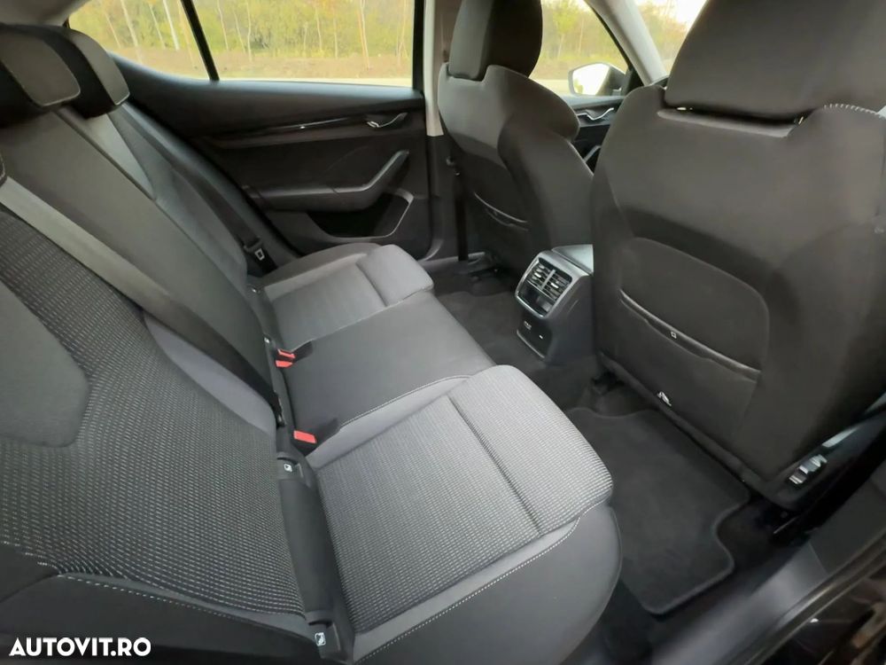 Skoda Octavia 2.0 TDI DSG Ambition - 13