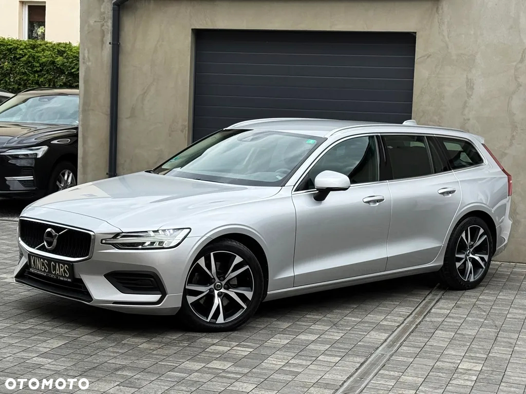 Volvo V60 B3 B DKG Momentum - 18