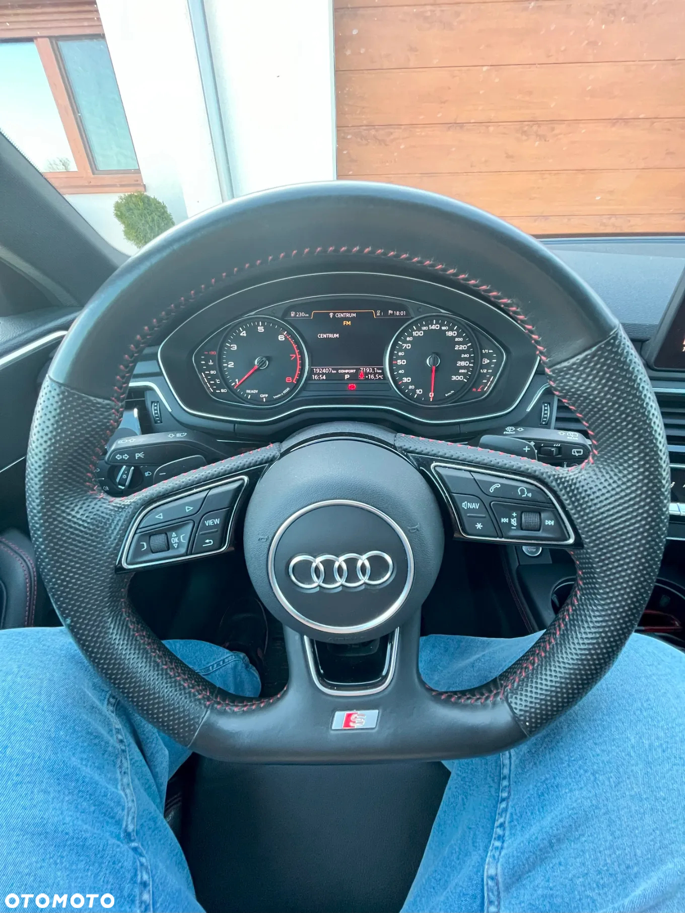 Audi A4 Avant 40 TFSI S tronic - 15