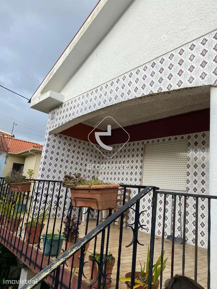 Moradia de 2 Pisos com Potencial de Valorização - Meadela - Grande imagem: 3/21