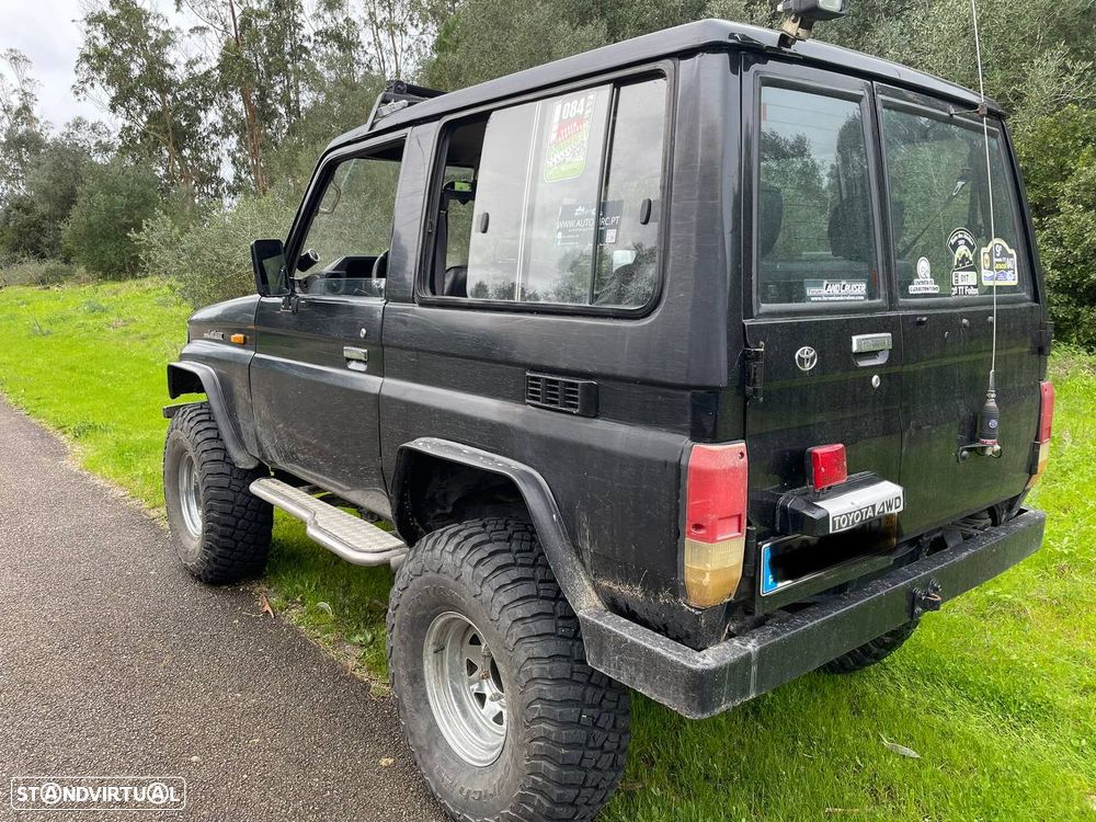 Toyota Land Cruiser - 7