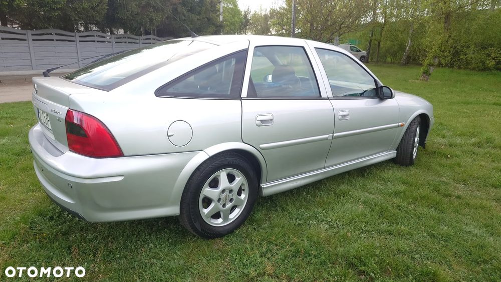 Opel Vectra - 8