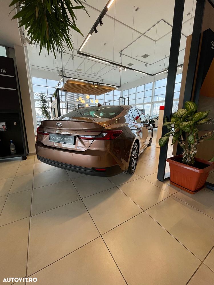 Toyota Camry 2.5 HEV Executive - 7