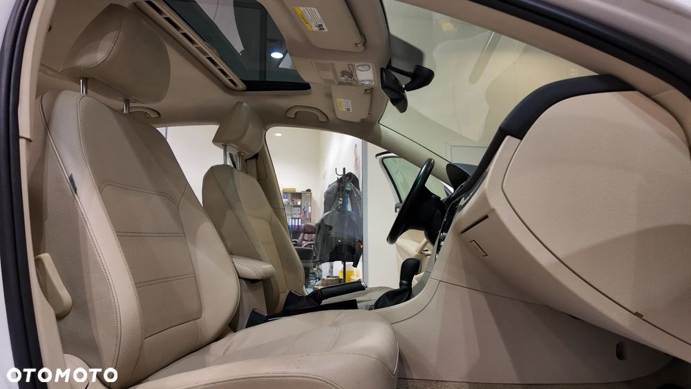 Volkswagen Passat - 35