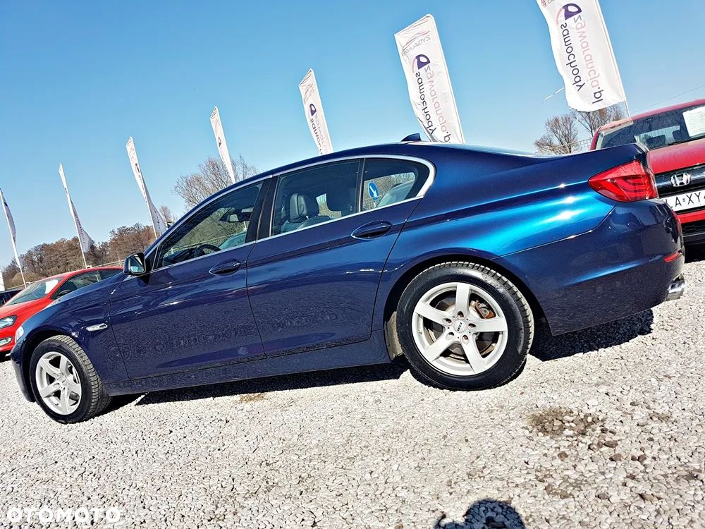 BMW Seria 5 528i - 32