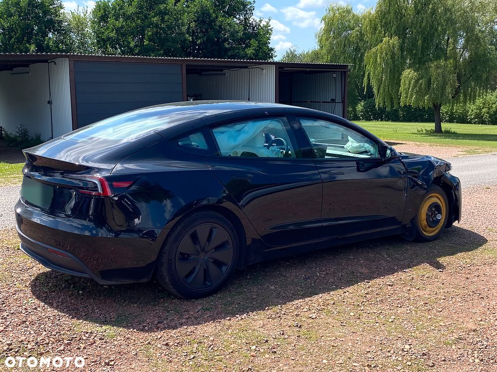 Tesla Model 3 - 6