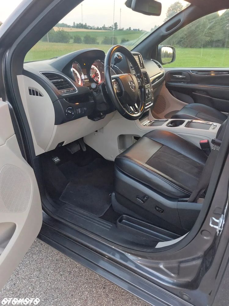 Chrysler Voyager - 23