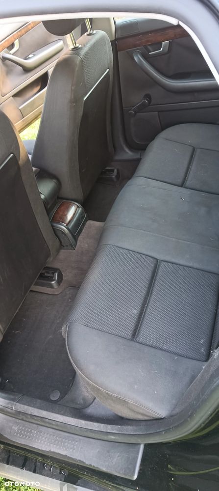 Audi A4 Limousine - 3