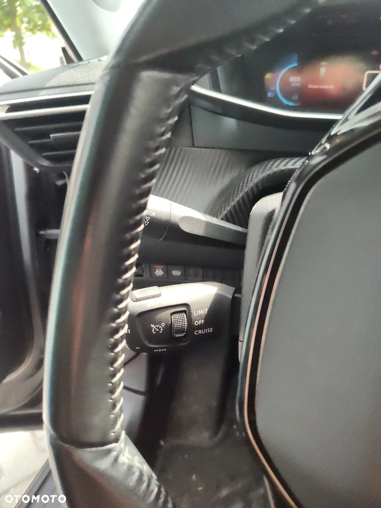 Peugeot 2008 BlueHDi 100 STOP & START Allure - 11