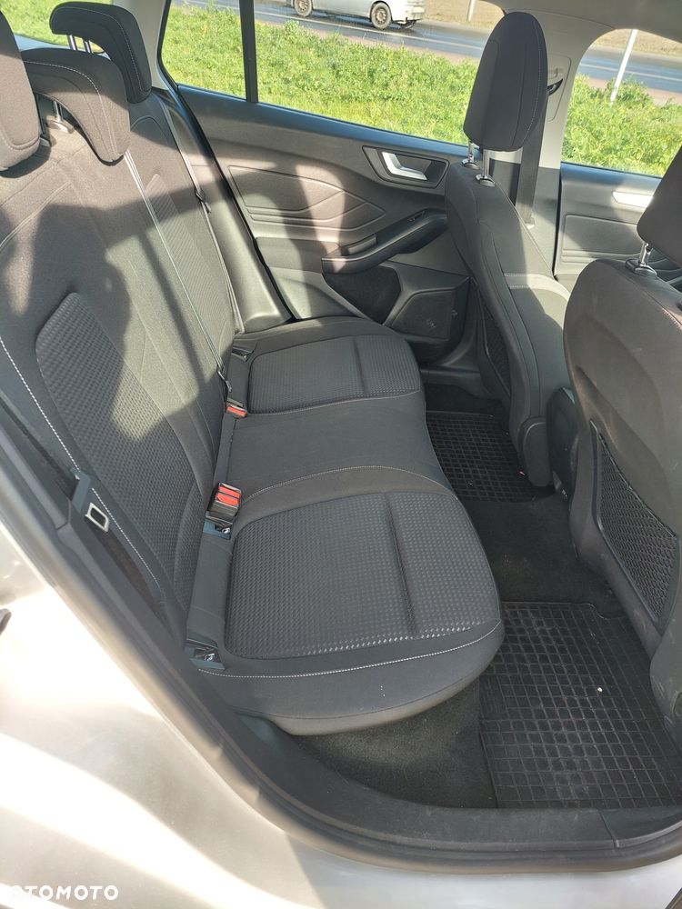 Ford Focus 1.5 TDCi SYNC Edition - 13