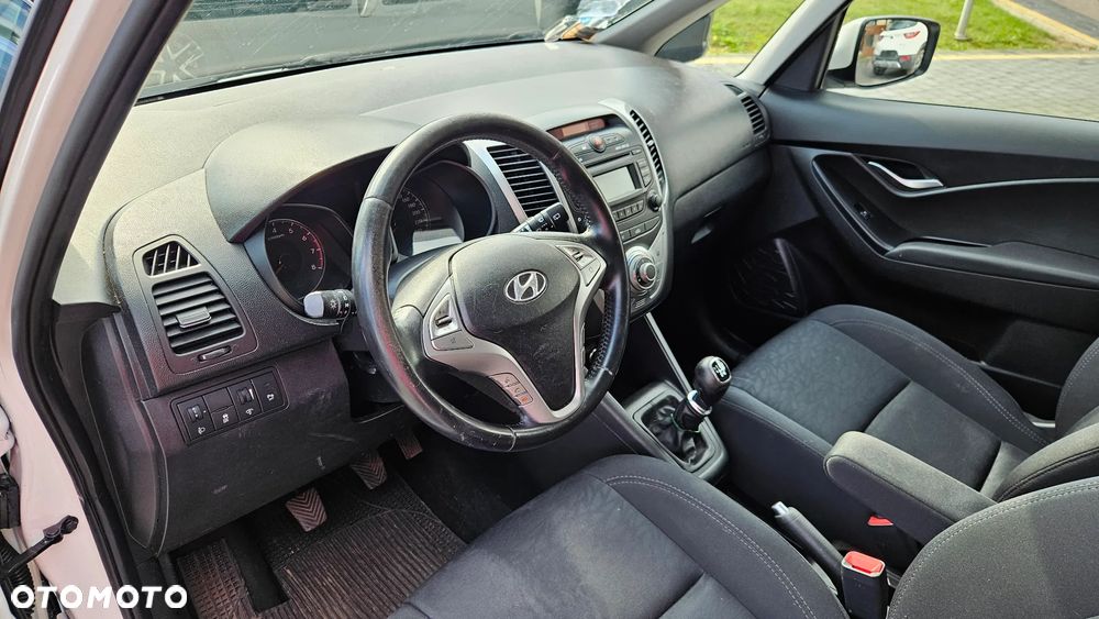 Hyundai ix20 1.4 blue Comfort - 24