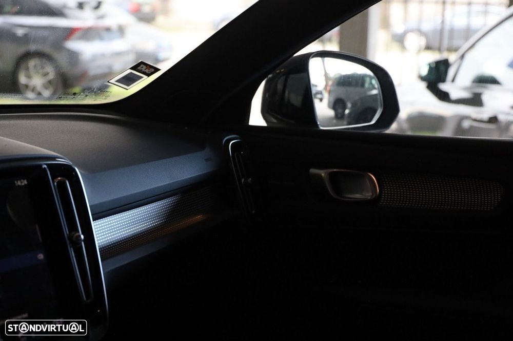 Volvo XC 40 1.5 T2 Plus Dark Auto - 12