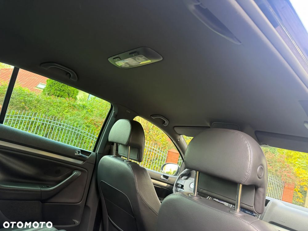 Volkswagen Golf - 27