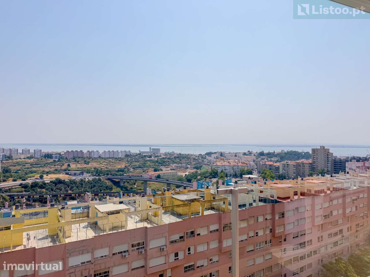 Penthouse T1 com Terraço e Vista para o Rio - Grande imagem: 3/36