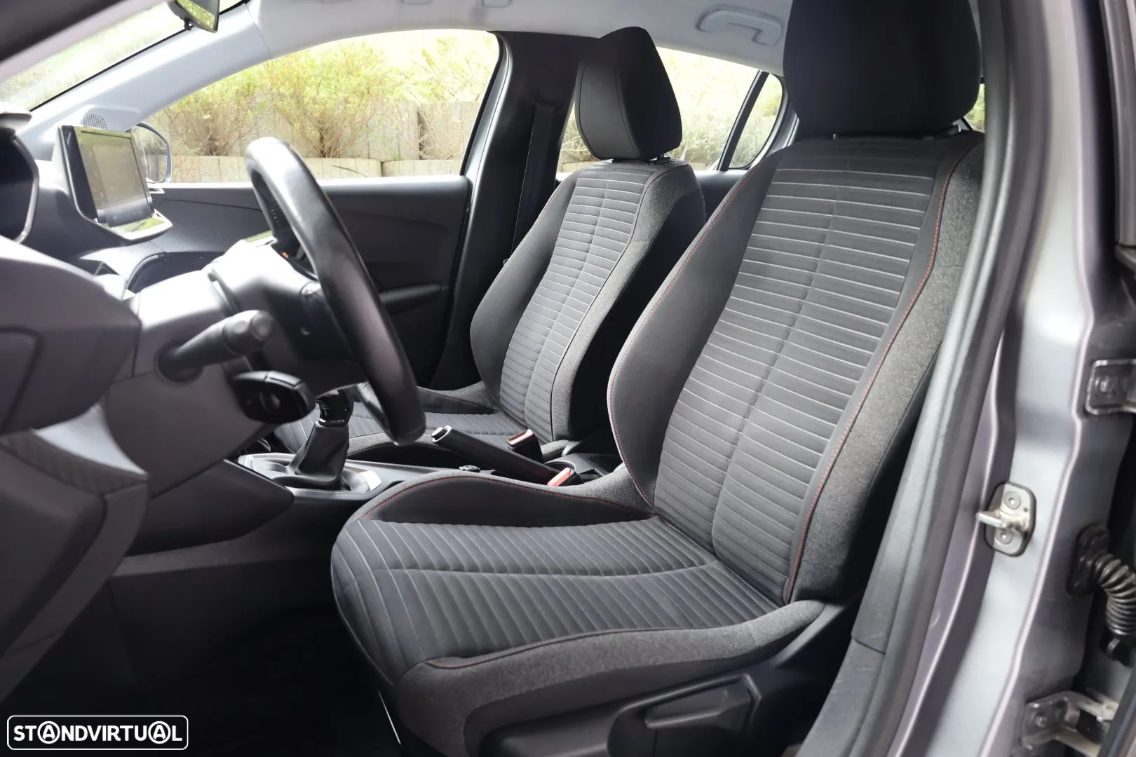 Peugeot 208 1.2 PureTech Active - 37