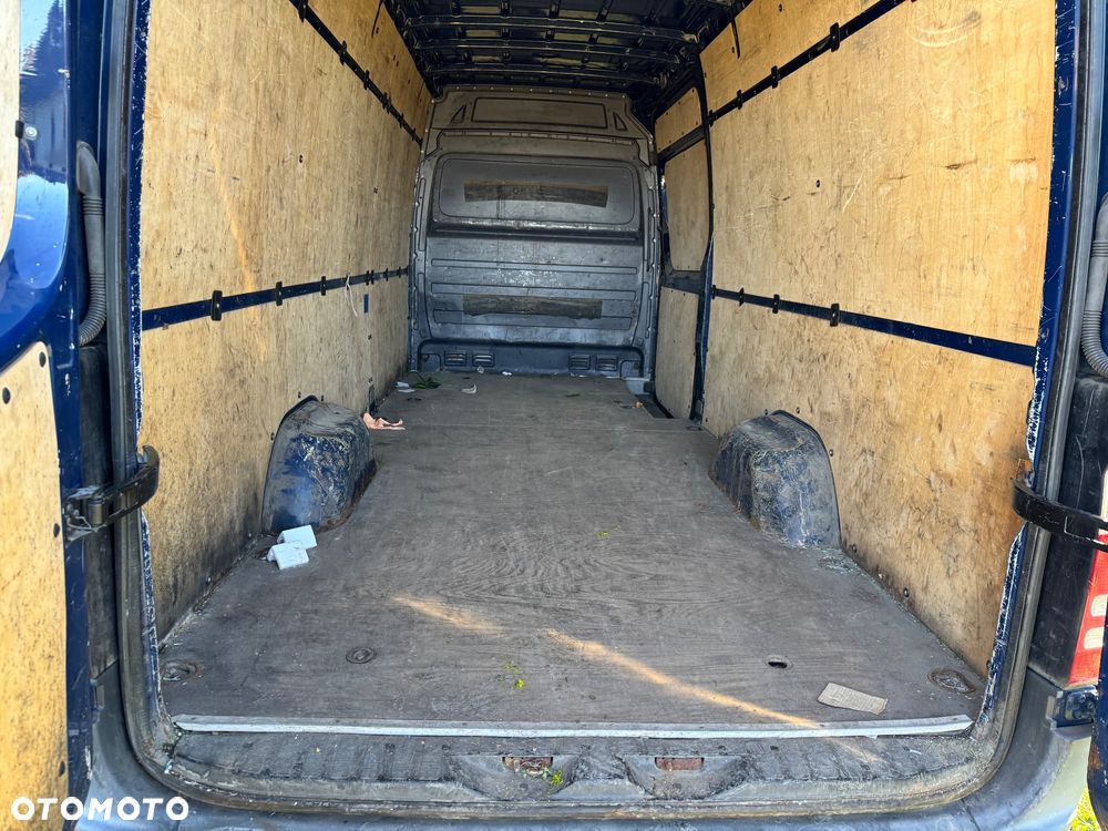 Mercedes-Benz Sprinter - 14