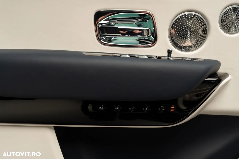 Rolls-Royce Cullinan Standard - 16