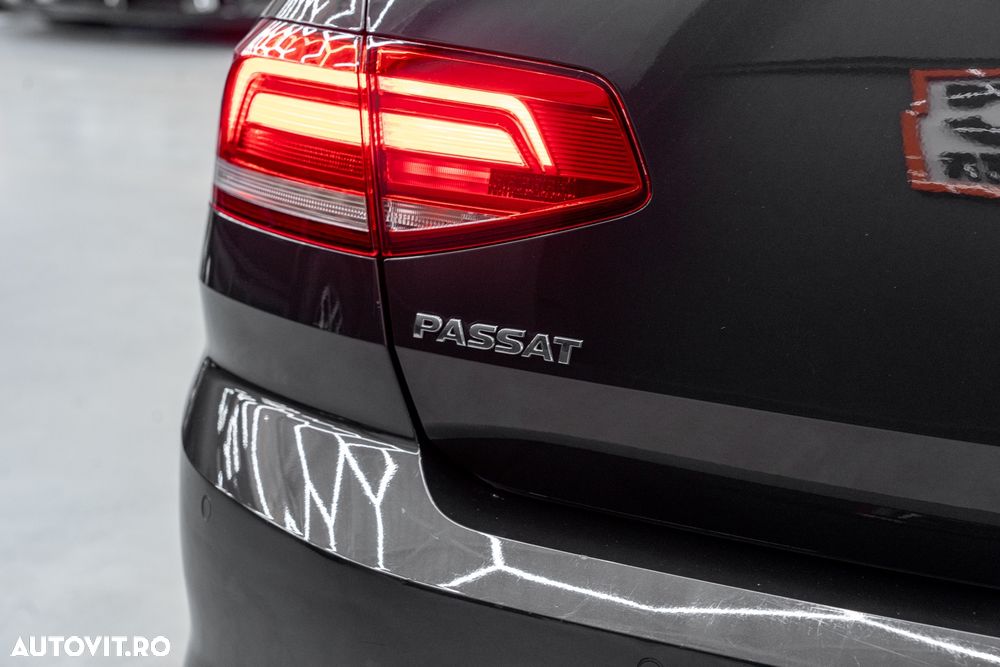 Volkswagen Passat 2.0 TDI DSG Trendline - 6