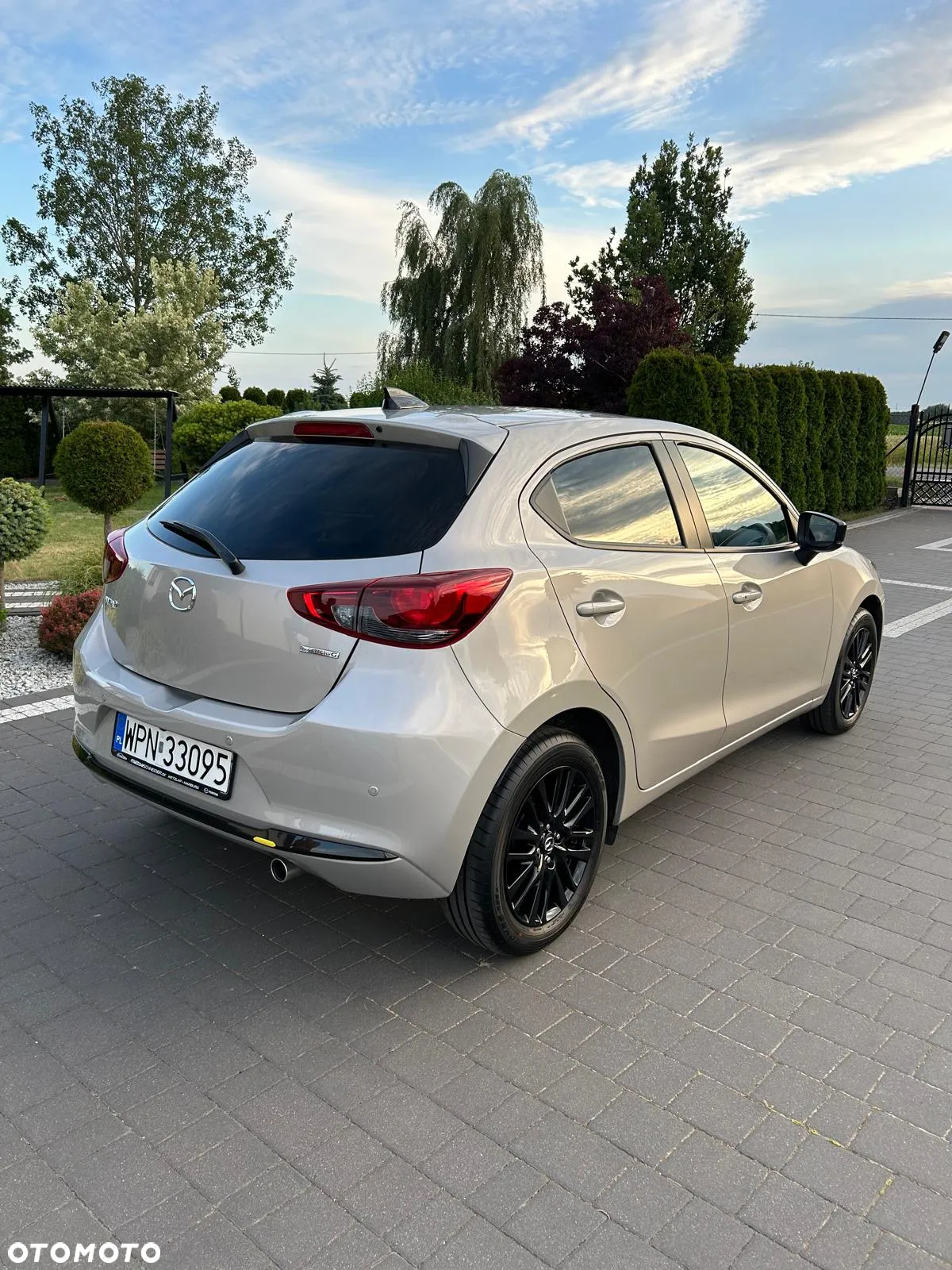 Mazda 2 e-SKYACTIV G 90 M HYBRID Homura - 32
