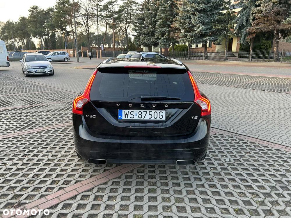 Volvo V60 T5 Drive-E Dynamic Edition (Momentum) - 6