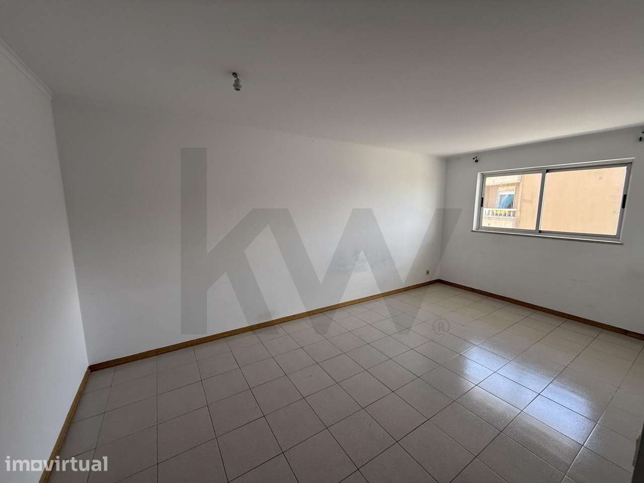 Apartamento T2 com 70 m2 na Mina de Água, Amadora - Grande imagem: 2/12