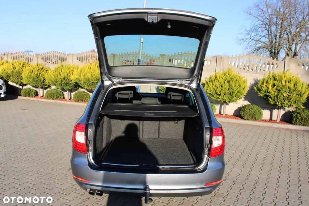 Skoda Superb 2.0 TDI Ambition DSG - 33