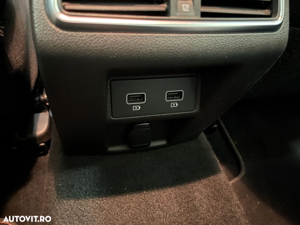 Renault Megane TCe 140 EDC GPF Techno - 26