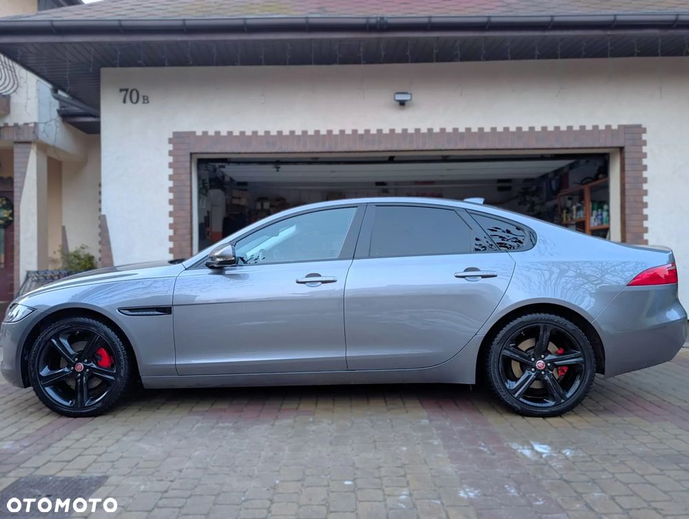 Jaguar XF 2.0 T Prestige - 17