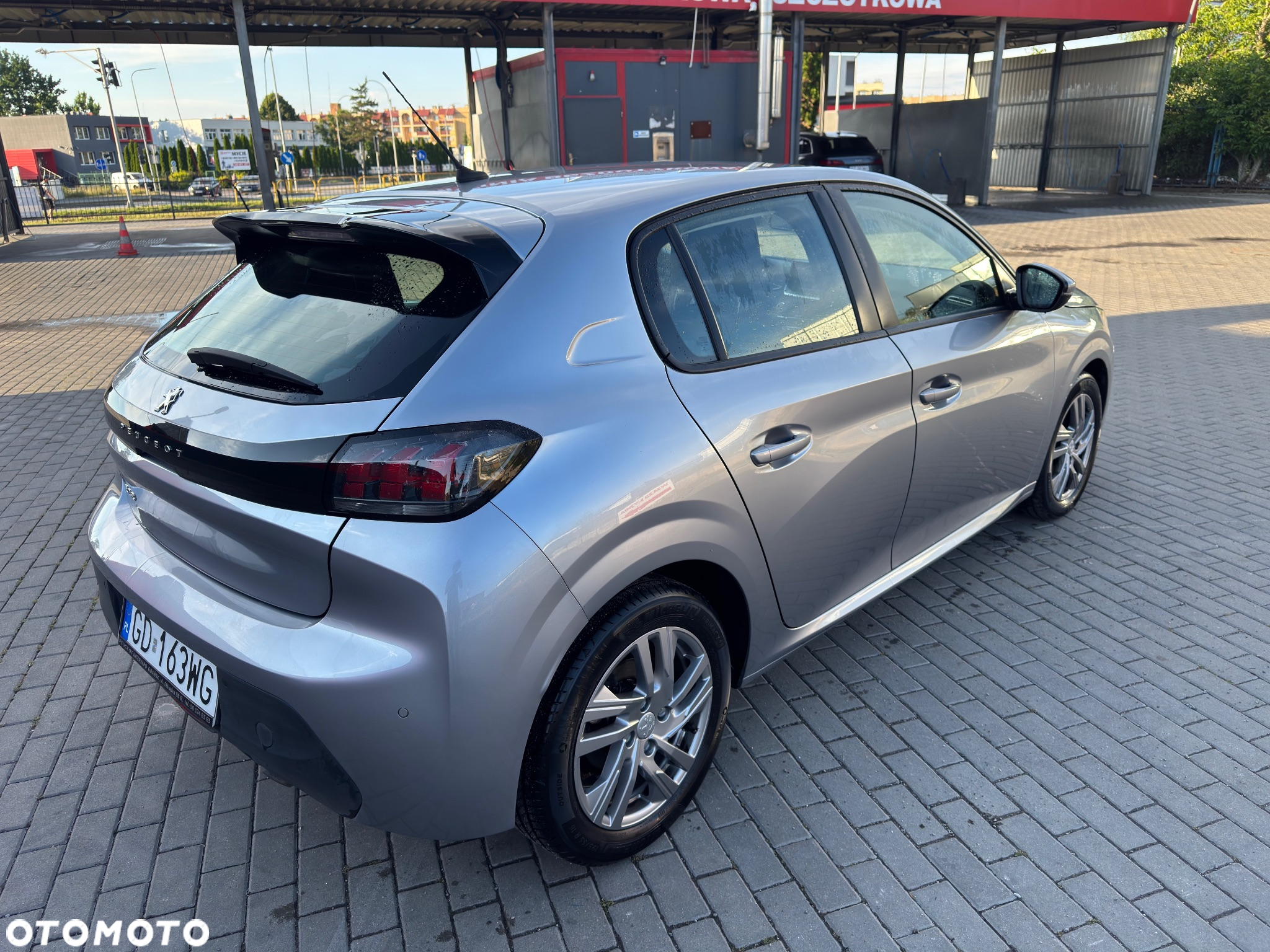Peugeot 208 1.2 PureTech Active S&S EAT8 - 7