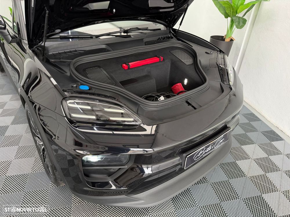 Porsche Macan Electric 4 - 27