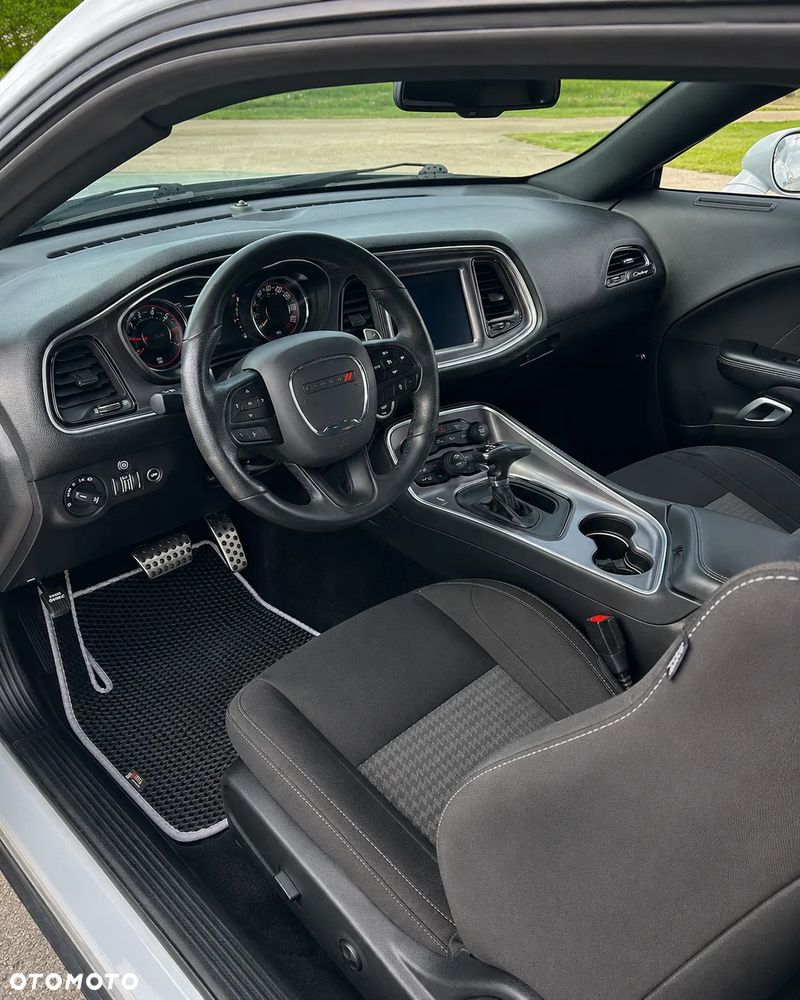 Dodge Challenger 5.7 R/T - 6