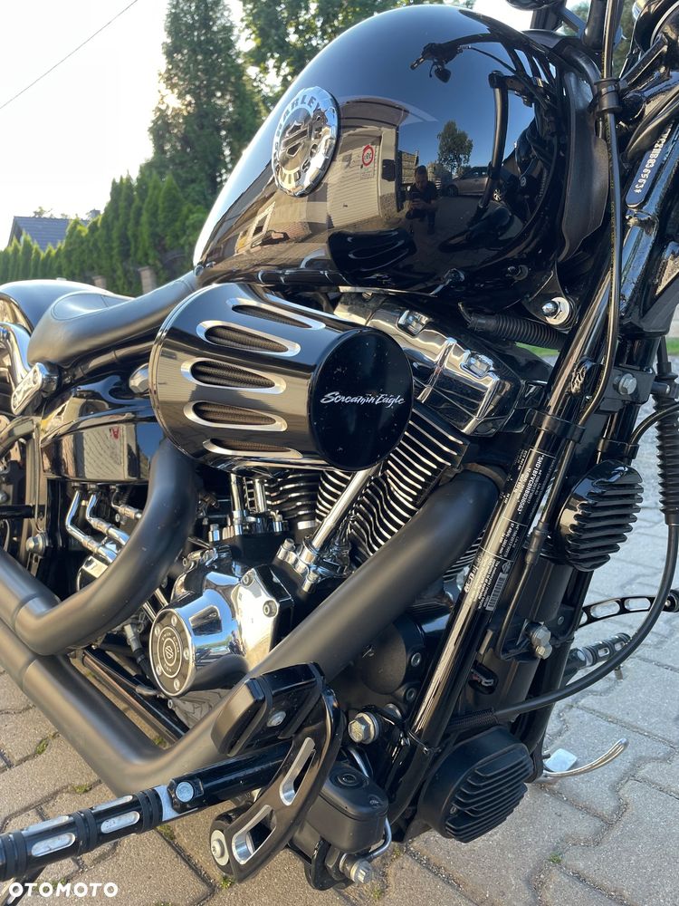 Harley-Davidson FXSB Breakout - 11