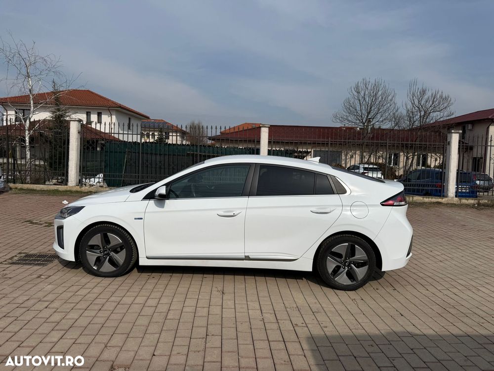 Hyundai IONIQ 1.6 GDI Premium - 6