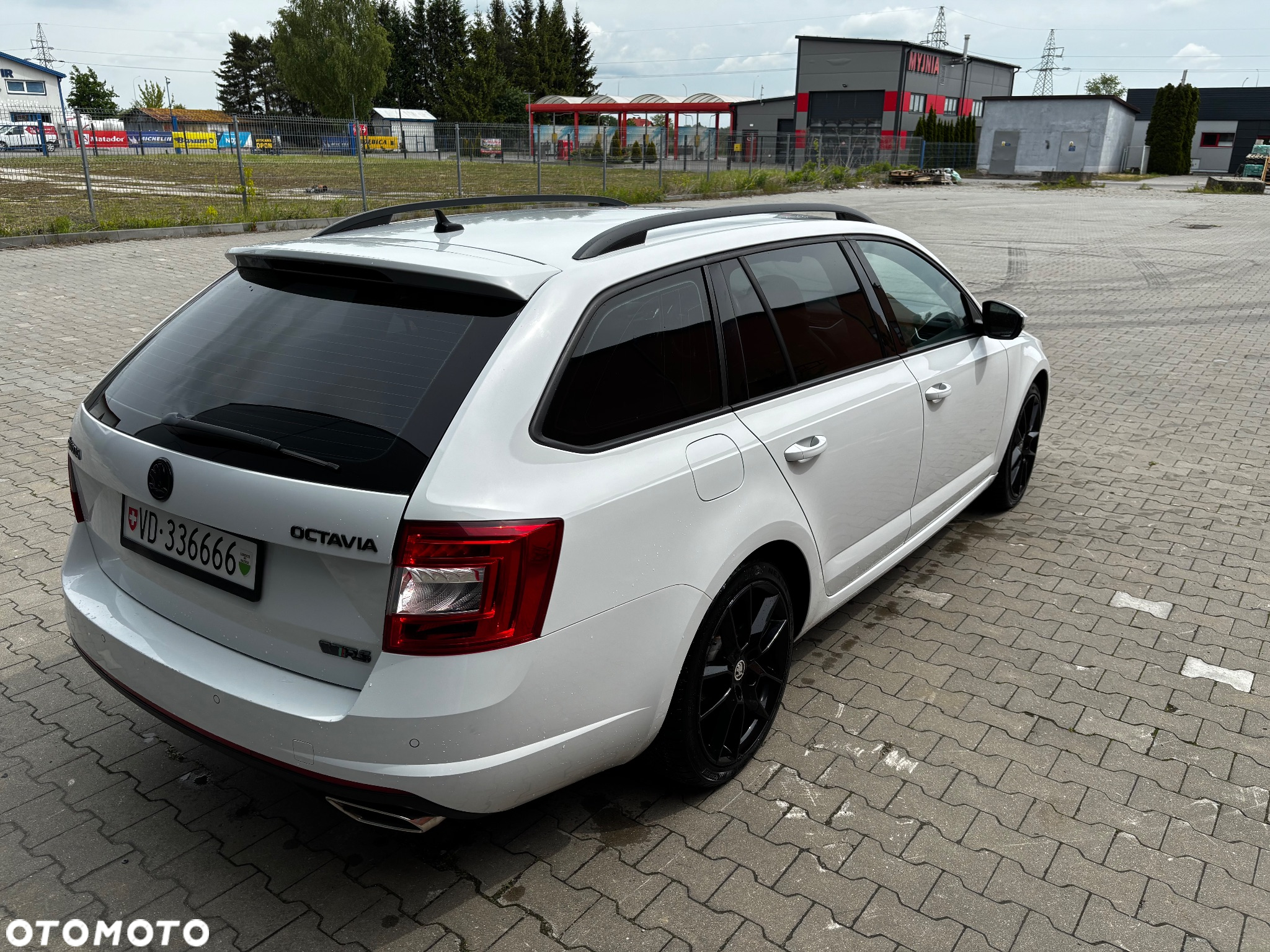 Skoda Octavia 2.0 TDI DSG RS - 25