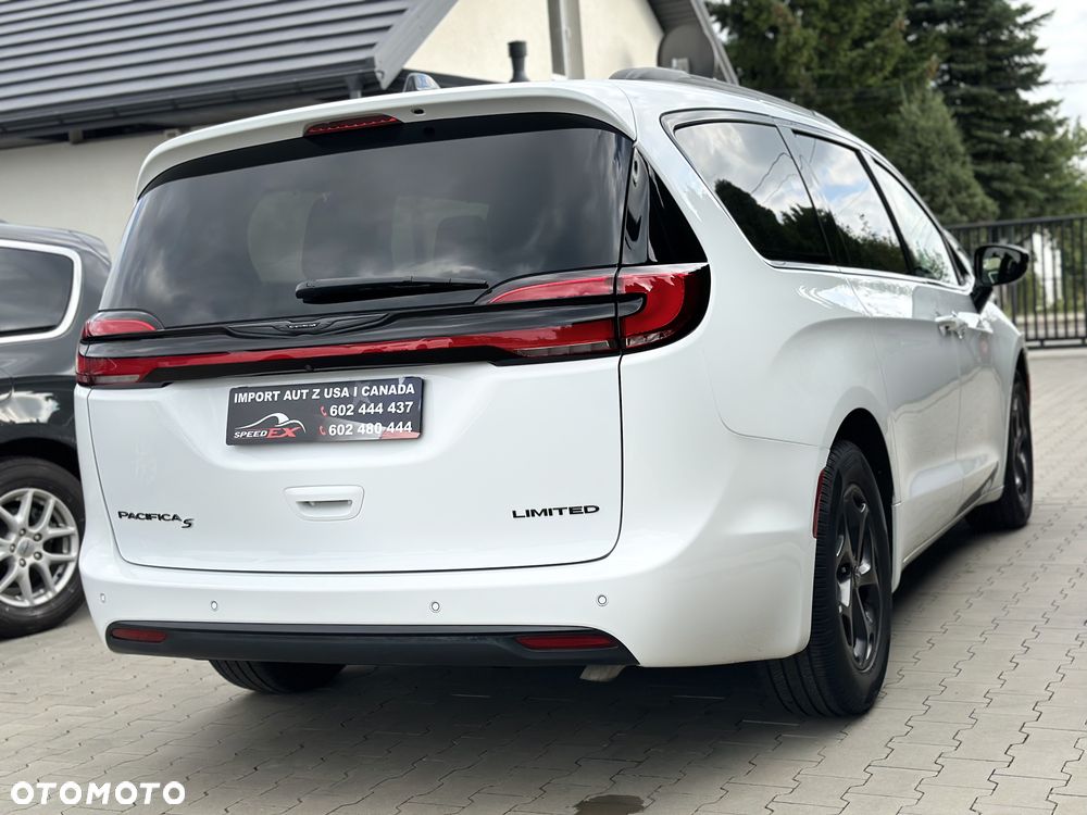 Chrysler Pacifica - 16