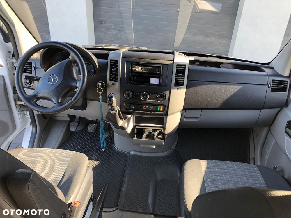 Mercedes-Benz Sprinter - 5
