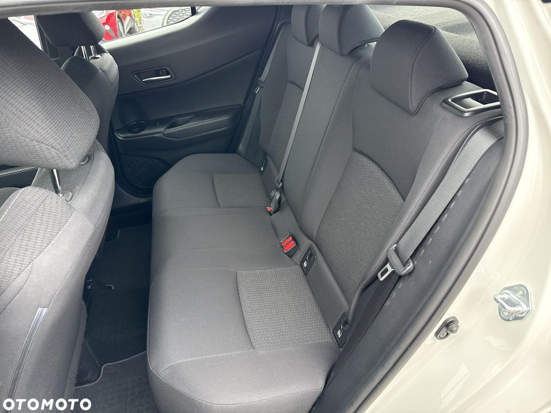Toyota C-HR 1.2 T Premium CVT - 19