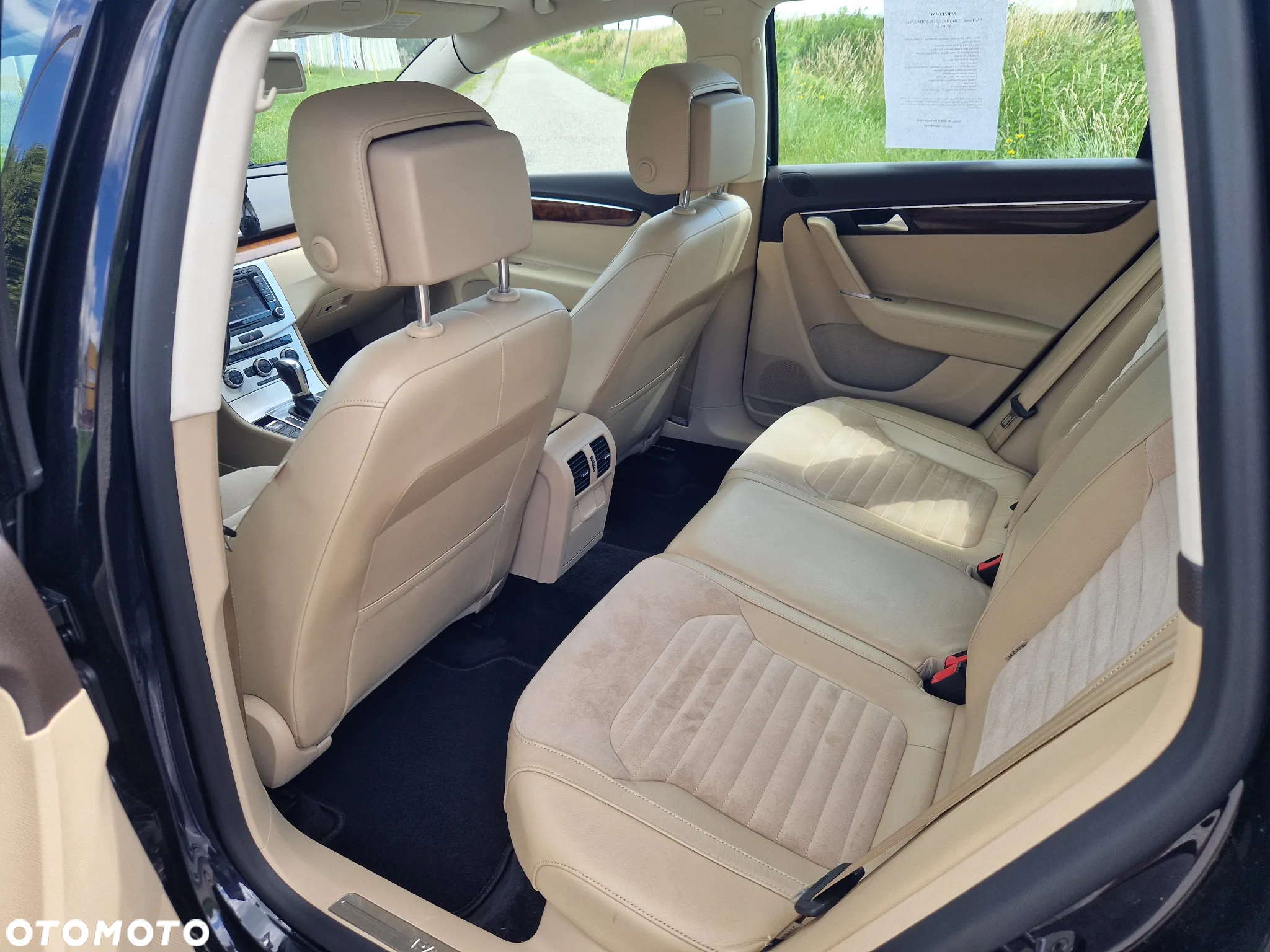 Volkswagen Passat 2.0 TDI Highline DSG - 9