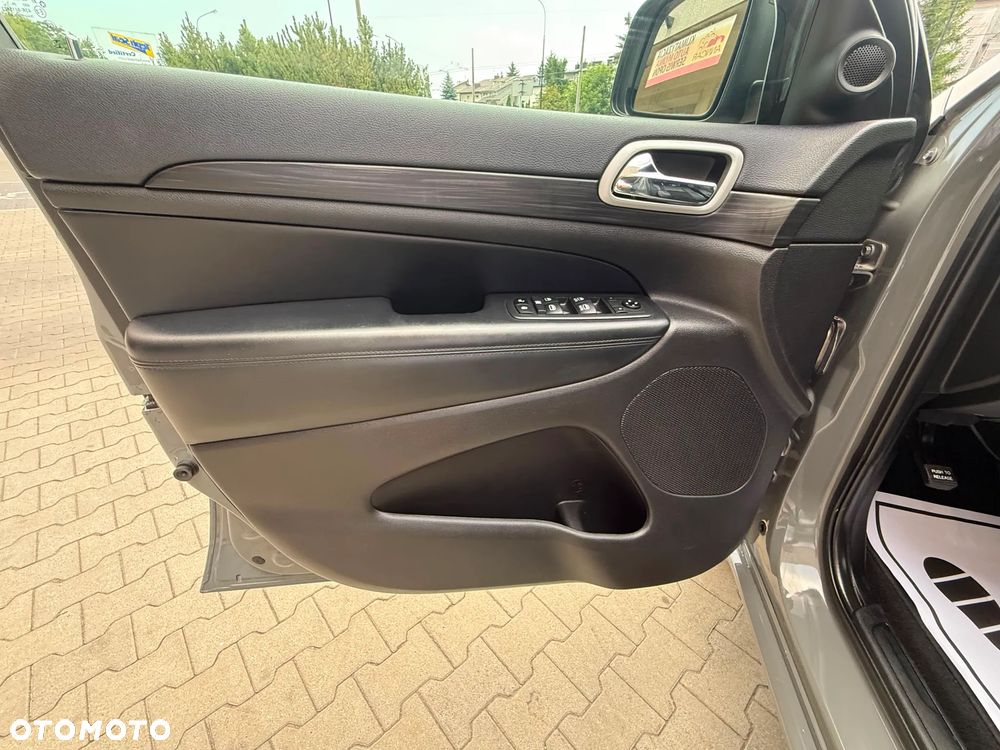 Jeep Grand Cherokee 3.6 V6 Pentastar 4WD Automatik Laredo - 25