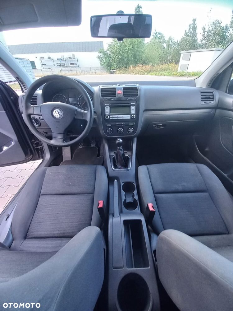 Volkswagen Golf - 24