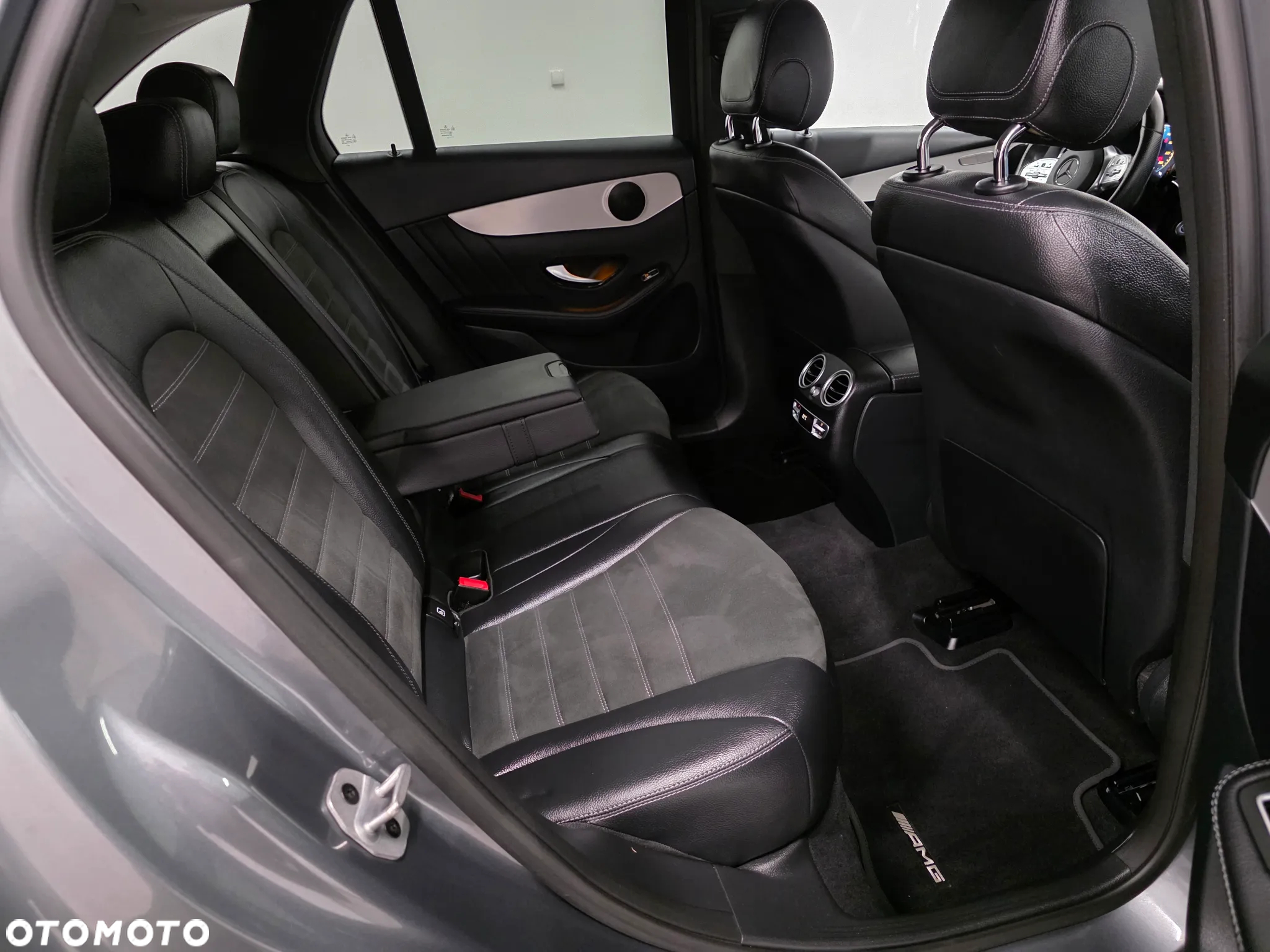 Mercedes-Benz GLC 220 d 4Matic 9G-TRONIC AMG Line Plus - 19