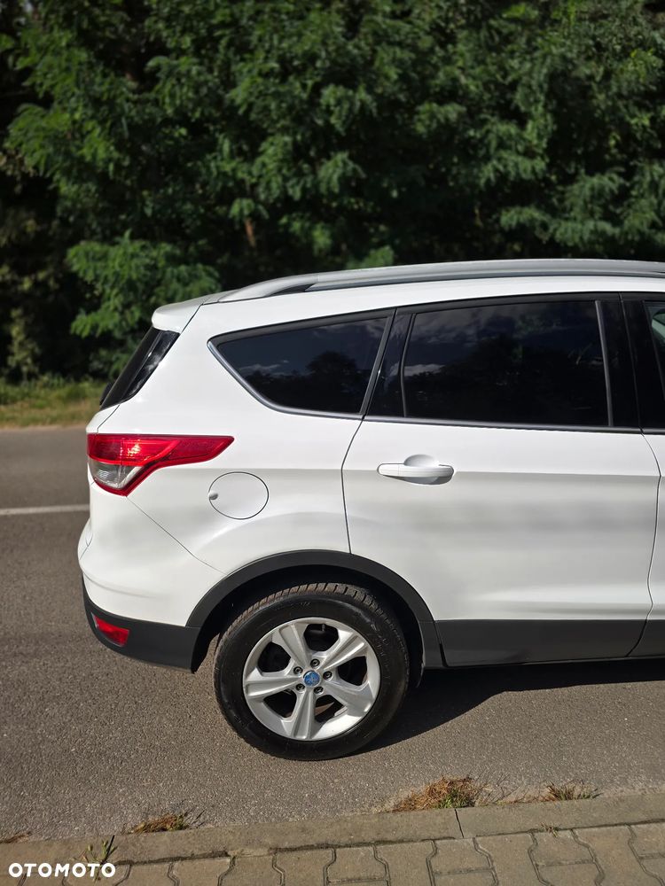 Ford Kuga 2.0 TDCi 2x4 Titanium - 14