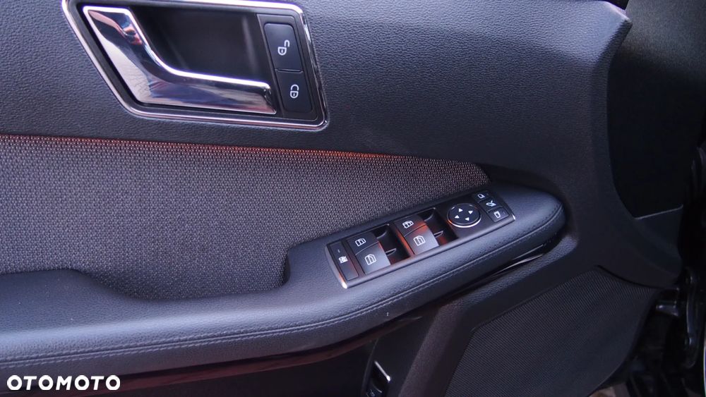 Mercedes-Benz Klasa C 180 Kompressor BlueEFFICIENCY Elegance - 12