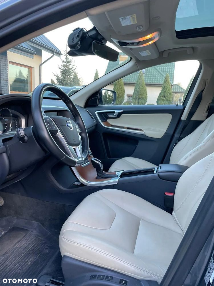 Volvo XC 60 T5 Drive-E Summum - 4