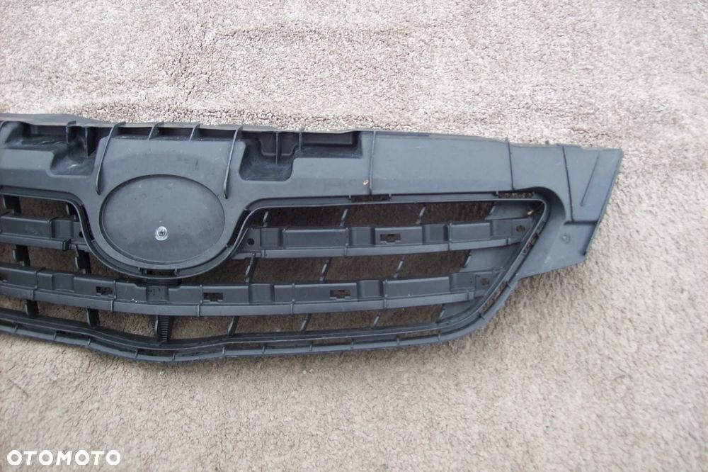 grill toyota corolla e14 - 2