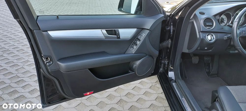 Mercedes-Benz Klasa C - 31