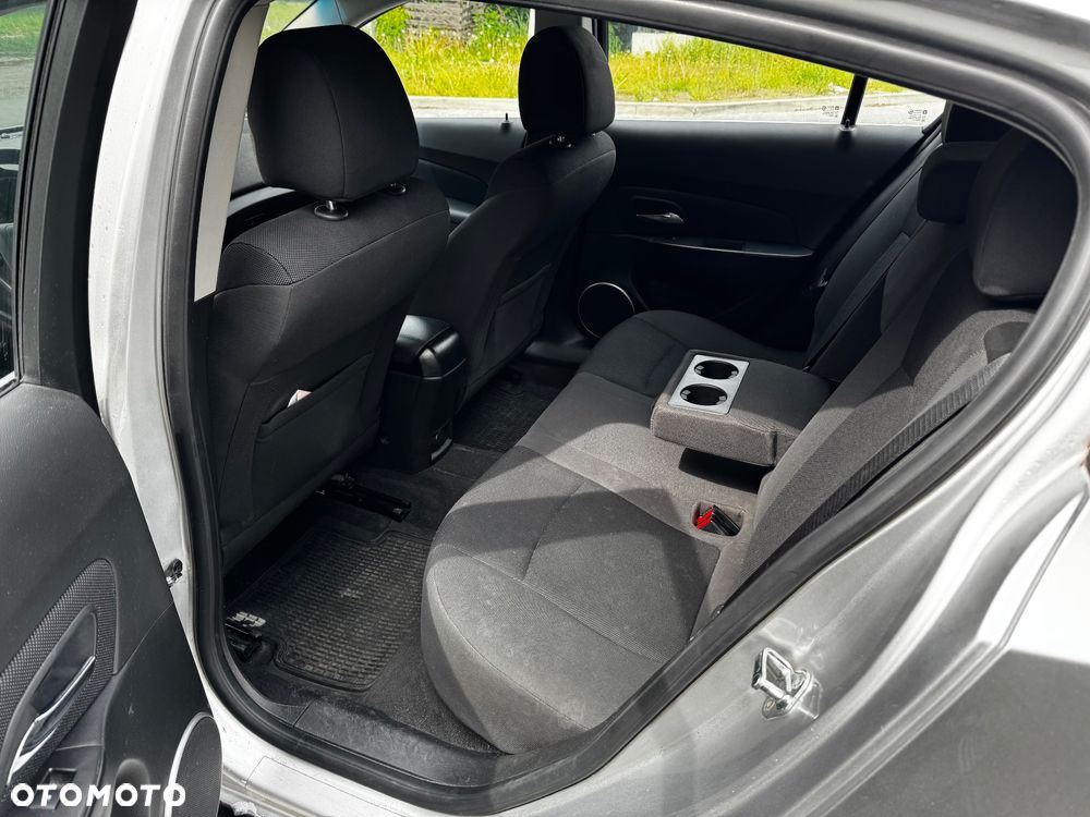 Chevrolet Cruze 1.8 LT+ - 9